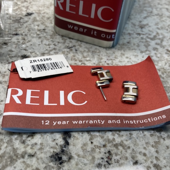 UEC Relic WET by Fossil men's watch two tone band with green face - Picture 9 of 11